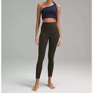 Gorgeous dark green Lulu Lemon Align leggings, barely worn 29” size 6